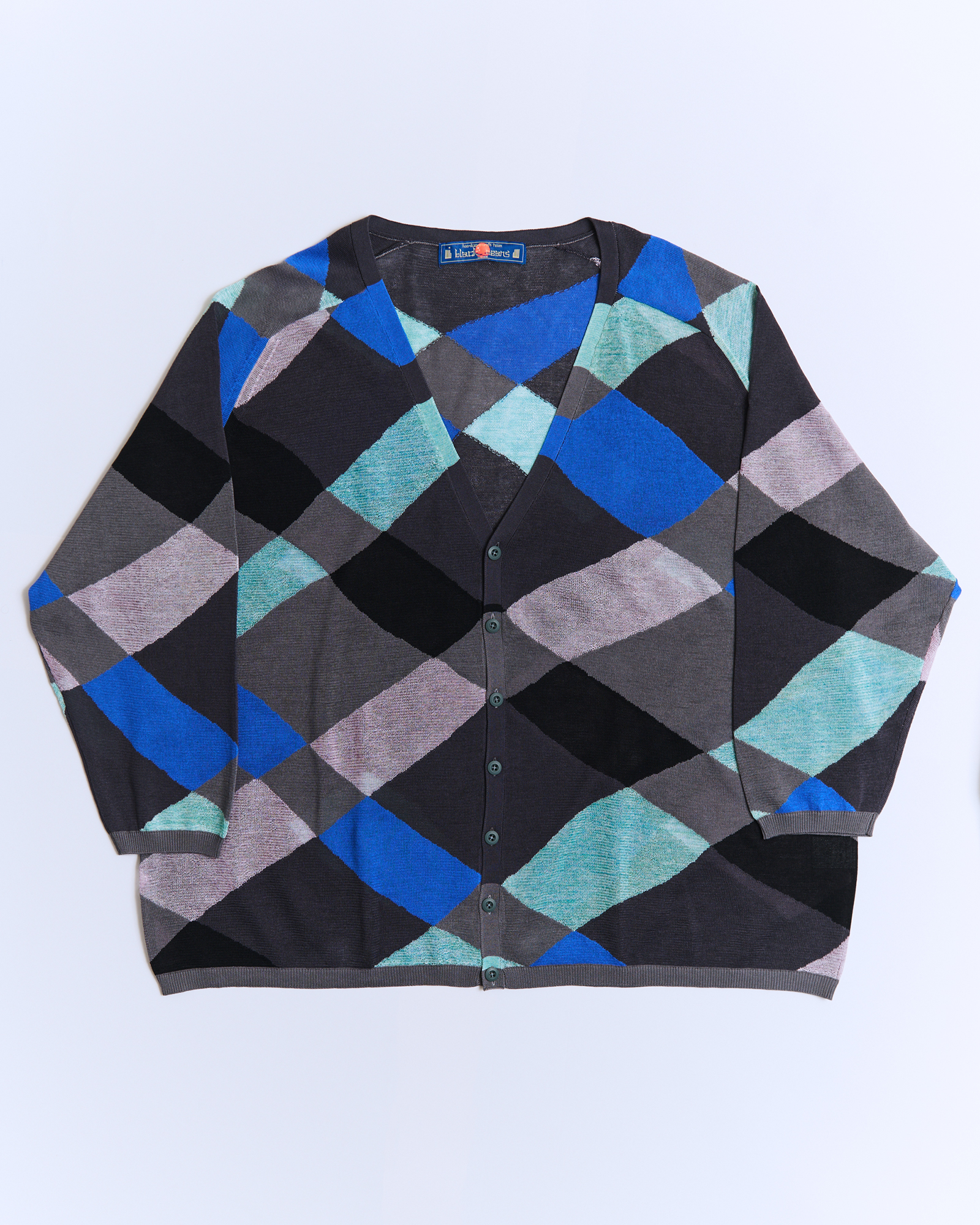945-GKN44-1 Cardigan with a Distorted Argyle Pattern Made from Color-Shifting Yarn